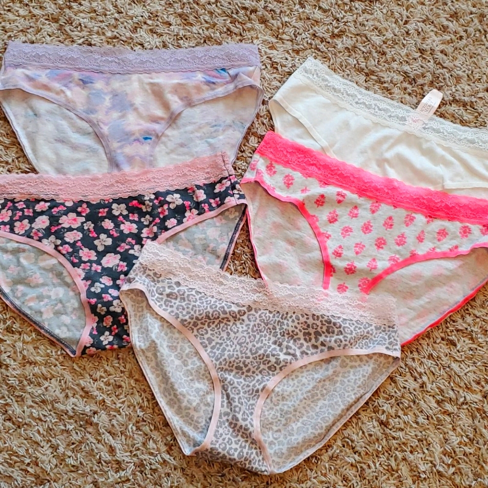 5 pairs old style VS briefs